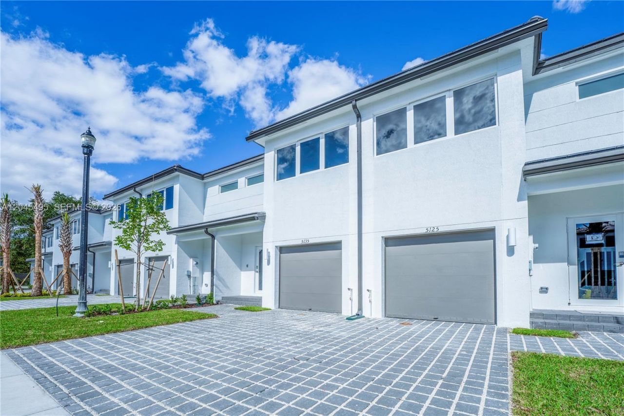 5125 SW 37th St, Pembroke Park, FL 33023 Photo