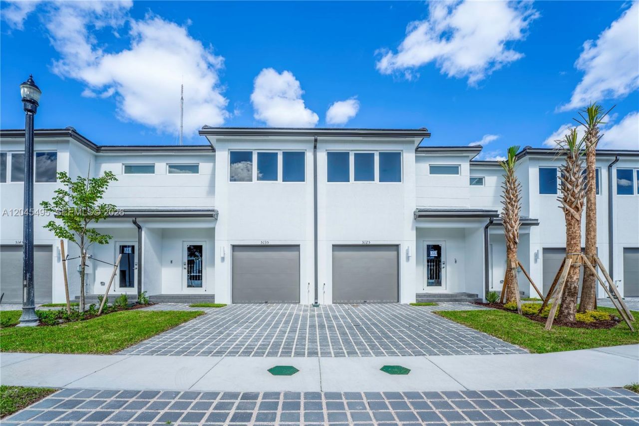 5125 SW 37th St, Pembroke Park, FL 33023 Photo