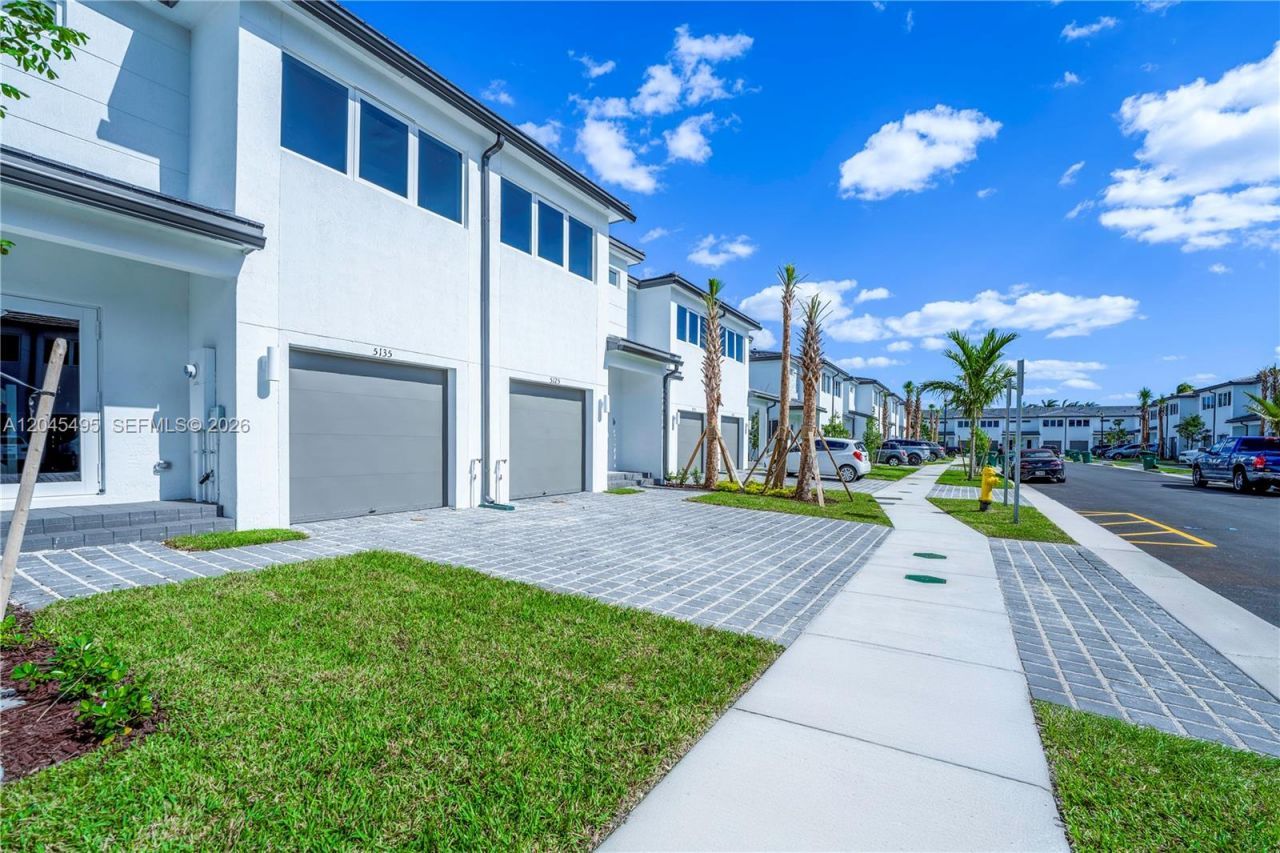 5125 SW 37th St, Pembroke Park, FL 33023 Photo
