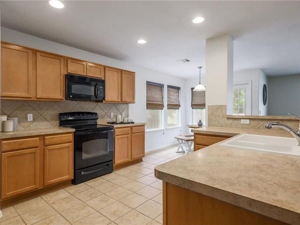 433 Moorhen CV, Leander, TX 78641
