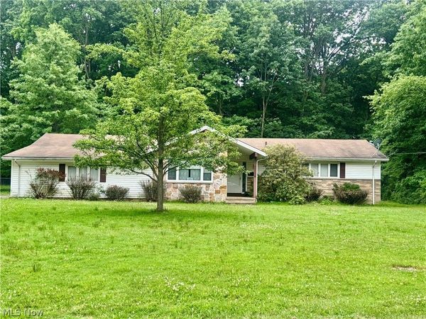 25853 Euclid Chagrin Parkway, Richmond Heights, OH 44143