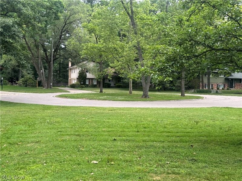 25853 Euclid Chagrin Parkway, Richmond Heights, OH 44143 Photo 2