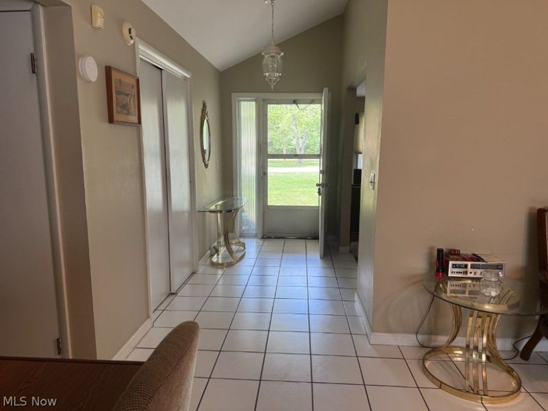 25853 Euclid Chagrin Parkway, Richmond Heights, OH 44143 Photo 3