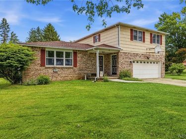 15 Glendale Terrace, Orchard Park, NY 14127