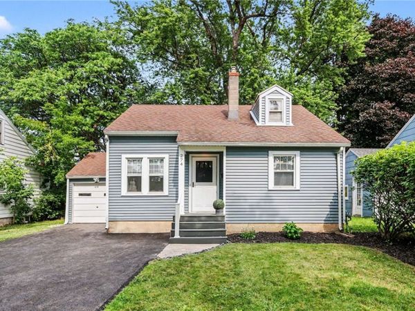 274 Newton Rd, Rochester, NY 14626