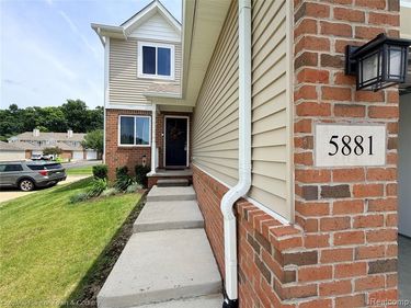 5881 Woodruff View Drive, Brighton Twp, MI 48116