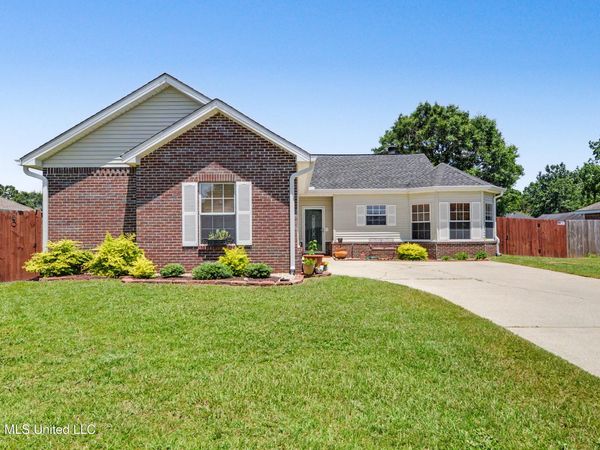 7713 W Falcon Circle, Ocean Springs, MS 39564