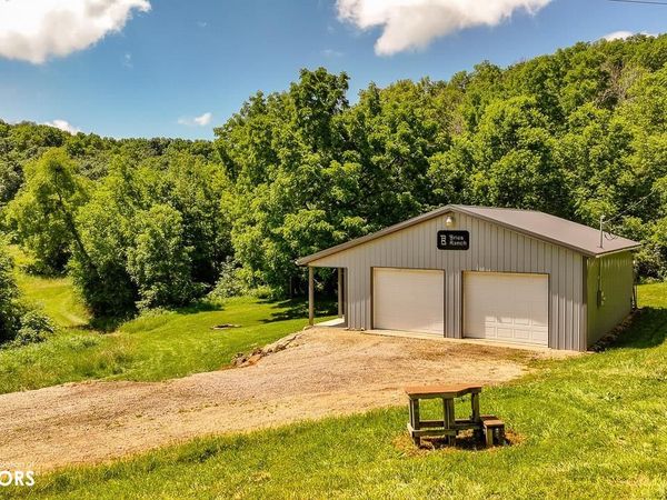 27513 Igloo Road, Garber, IA 52048