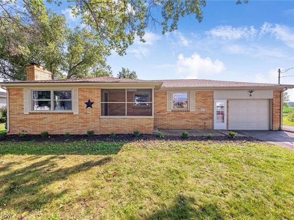 13471 Kauffman Avenue , Sterling, OH 44276