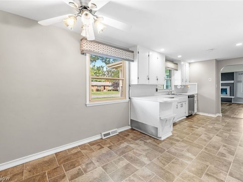 13471 Kauffman Avenue, Sterling, OH 44276 Photo 10