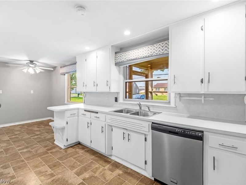 13471 Kauffman Avenue, Sterling, OH 44276 Photo 8