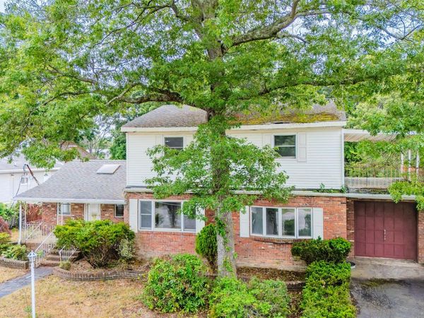 10 Windsor Place , Shirley, NY 11967