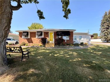 96 Della Drive, Buffalo, NY 14218