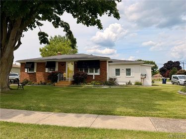 96 Della Drive, Buffalo, NY 14218