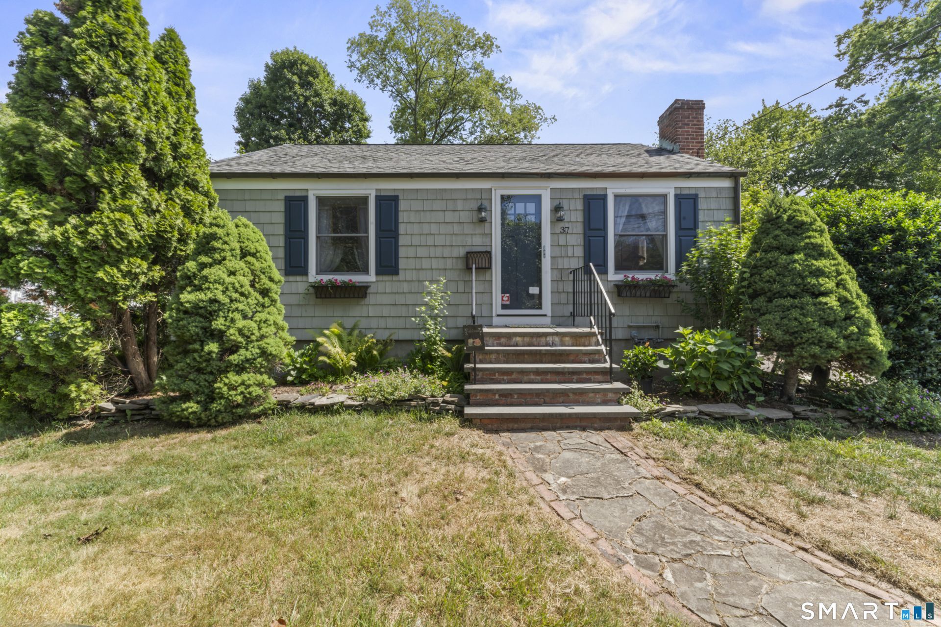 37 Cedar Crest, Norwalk, CT 06854 Main Photo