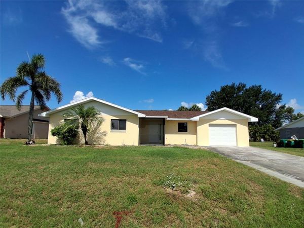 4105 YUCATAN CIRCLE , PORT CHARLOTTE, FL 33948