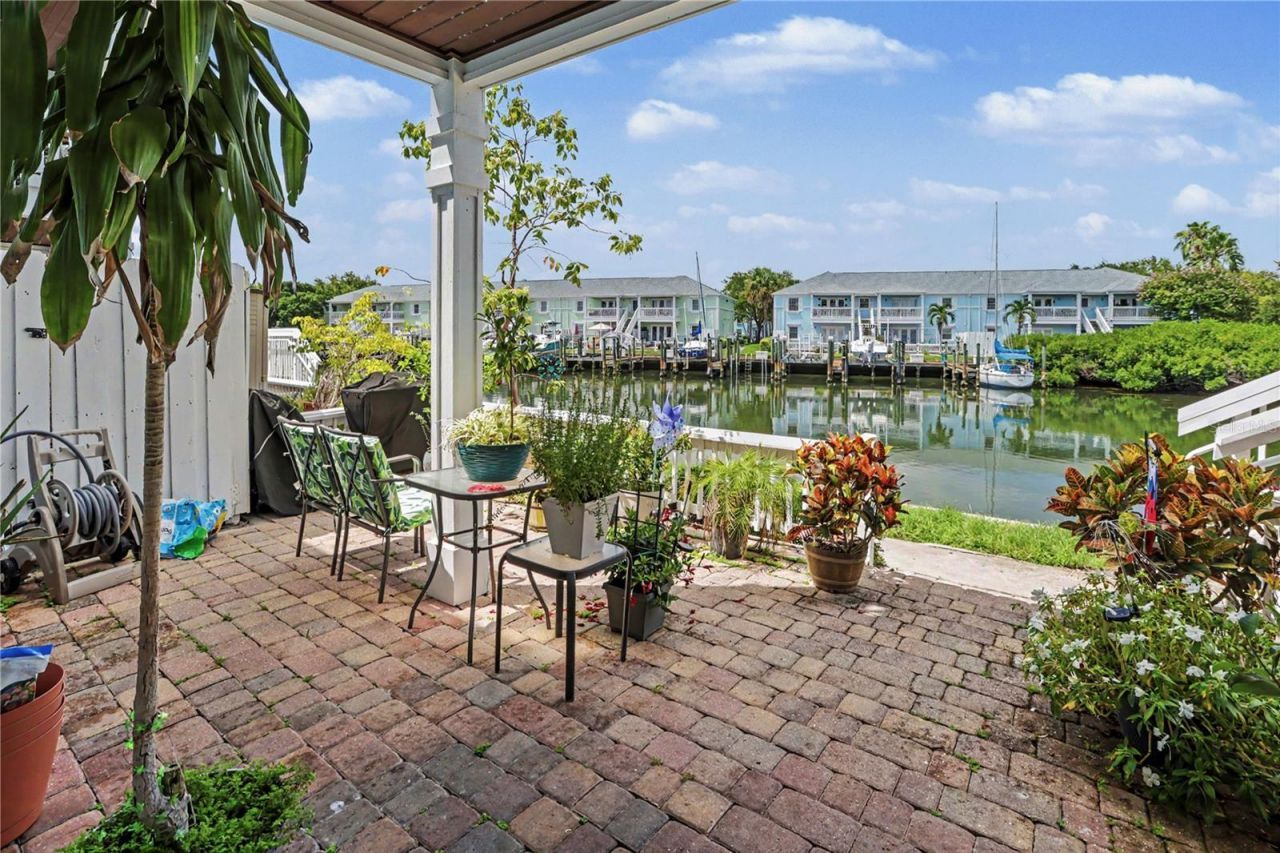 5176 Salmon Drive Se, Unit A, Saint Petersburg, FL 33705 Photo