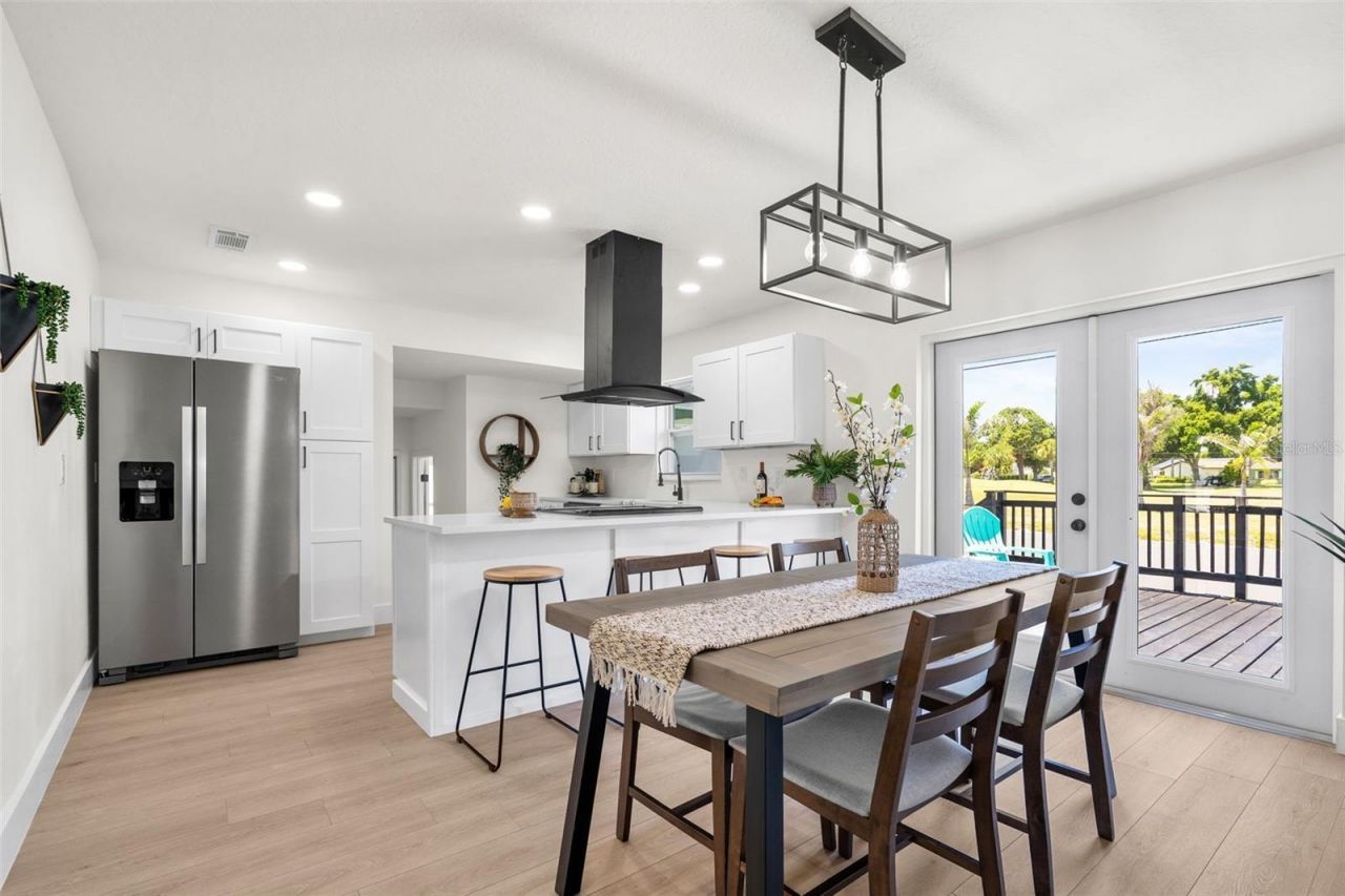 1801 Lakewood Drive S, Saint Petersburg, FL 33714 Photo