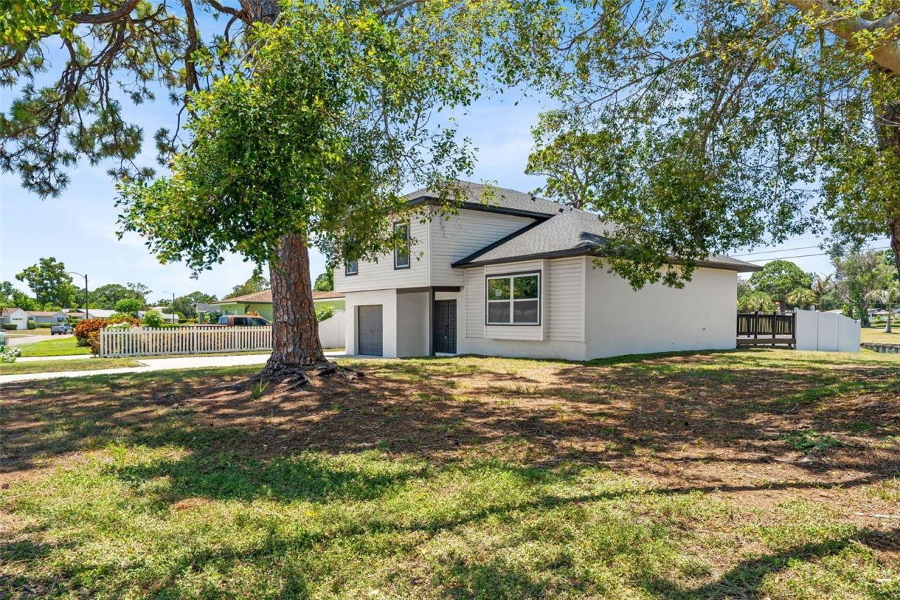 1801 Lakewood Drive S, Saint Petersburg, FL 33714 Photo