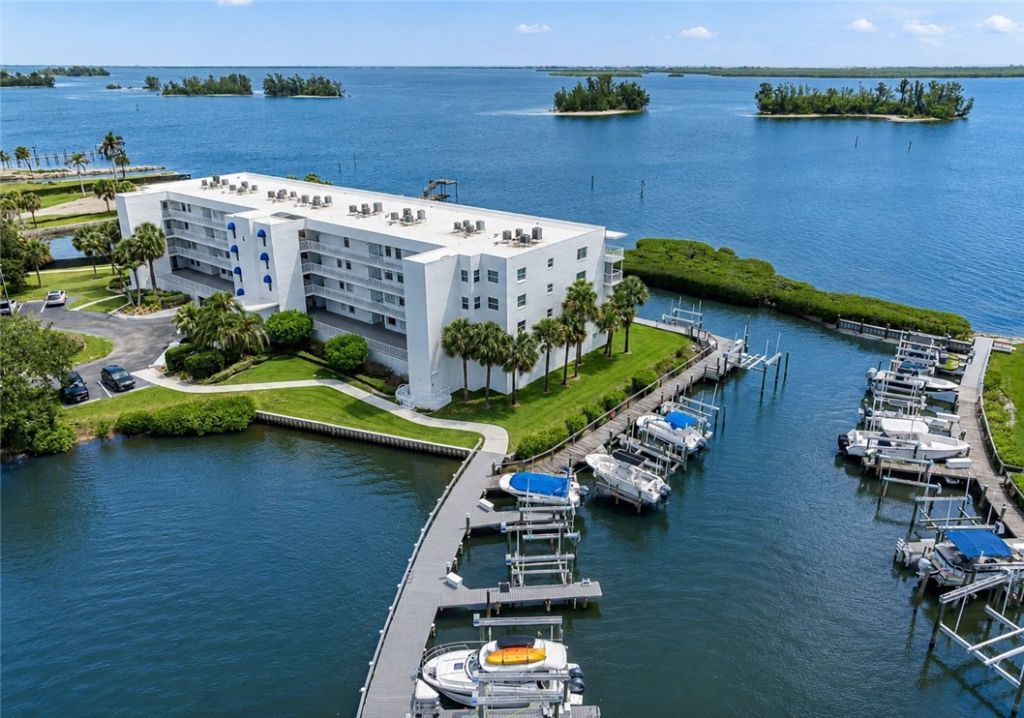 6005 River Run Drive, Unit 6005, Sebastian, FL 32958 Photo