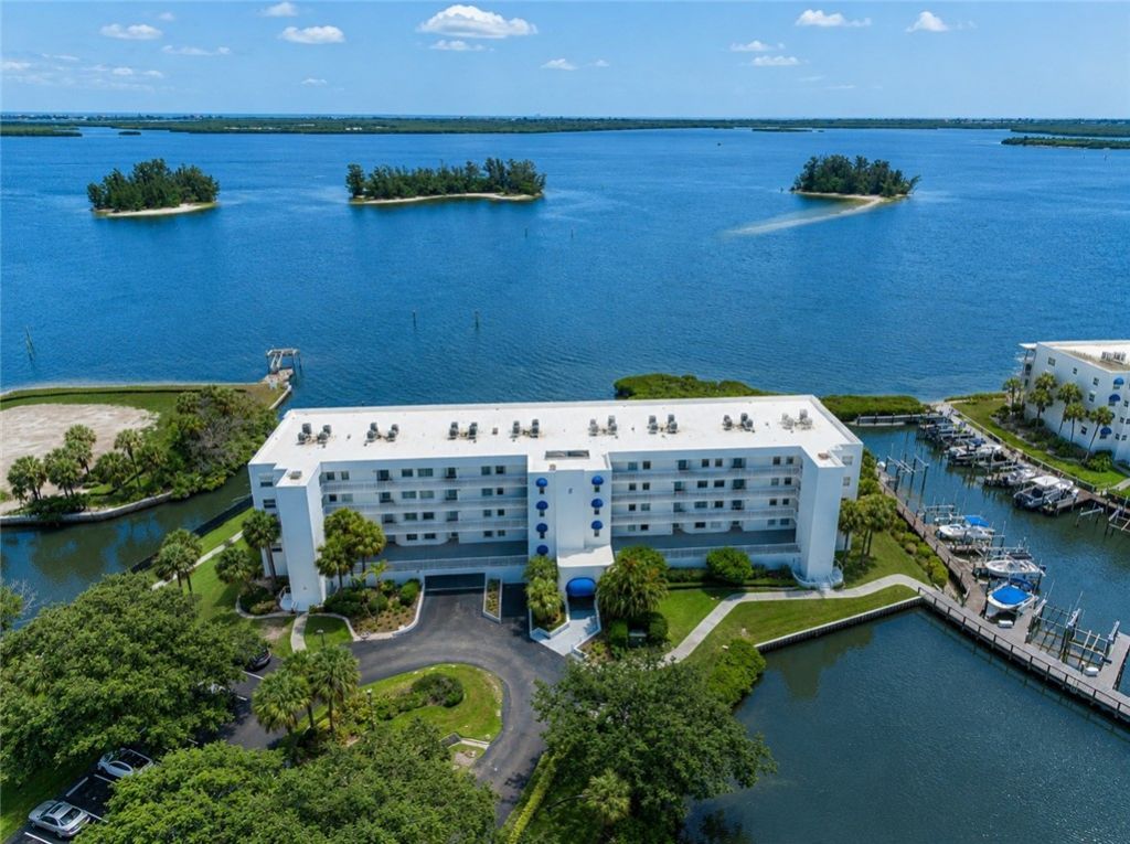 6005 River Run Drive, Unit 6005, Sebastian, FL 32958 Photo