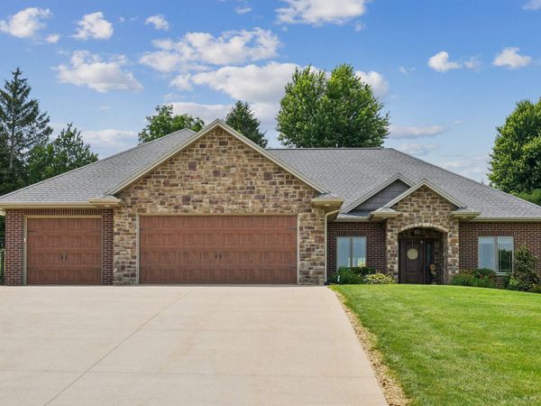 16797 Daisy Trail, Dubuque, IA 52001