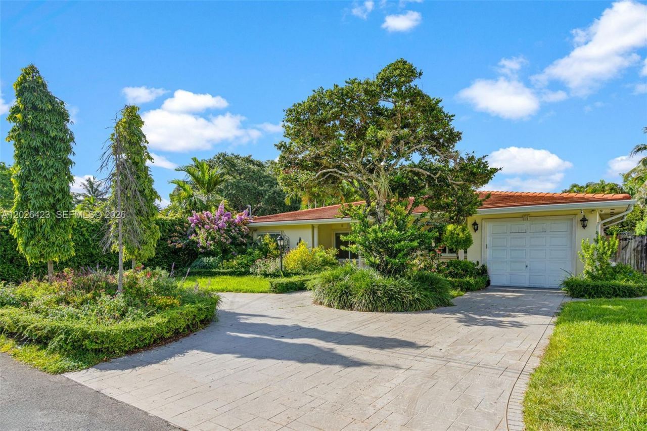 730 NE 116th St , Biscayne Park, FL 33161 Photo
