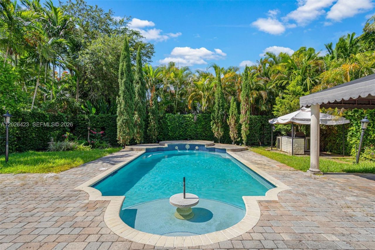 730 NE 116th St , Biscayne Park, FL 33161 Photo