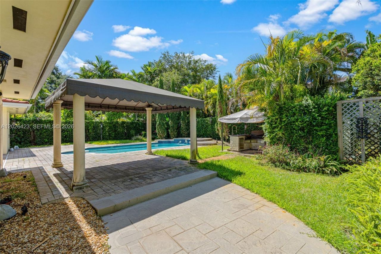 730 NE 116th St , Biscayne Park, FL 33161 Photo