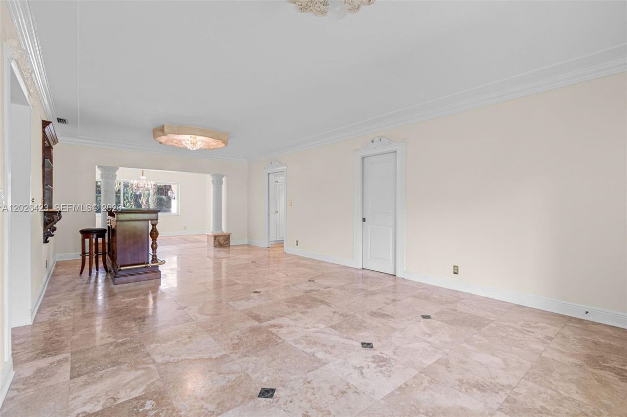 730 NE 116th St , Biscayne Park, FL 33161 Photo