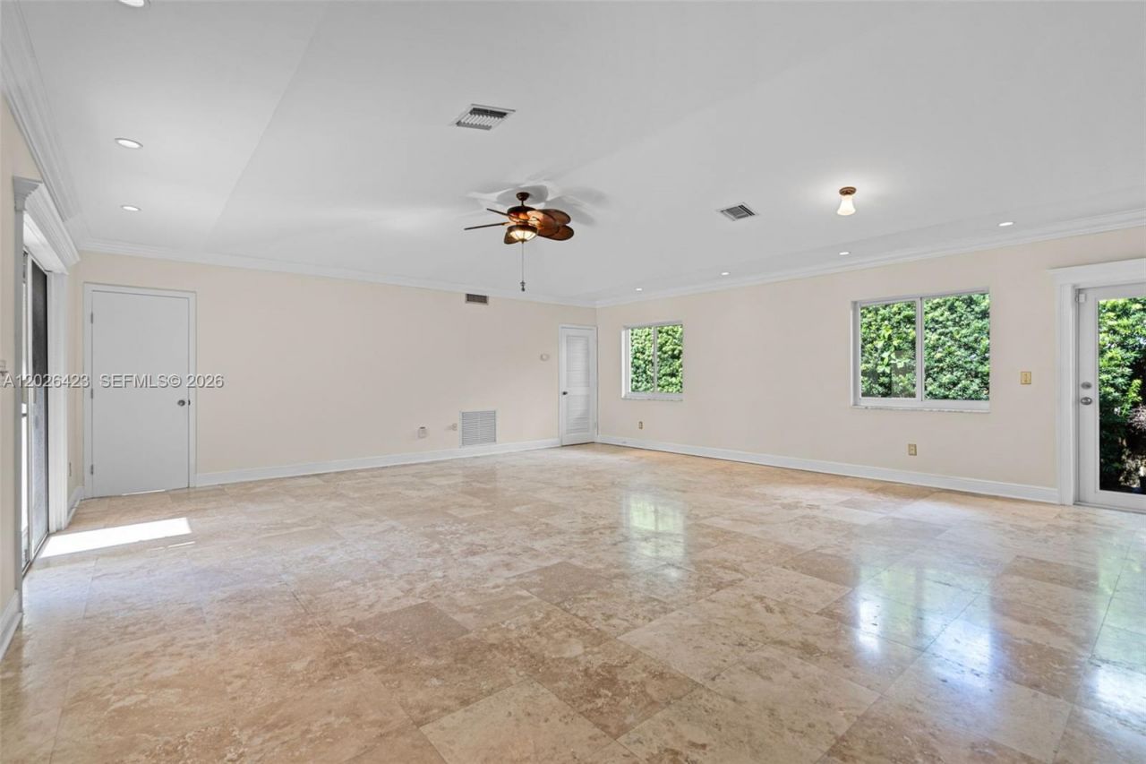730 NE 116th St , Biscayne Park, FL 33161 Photo