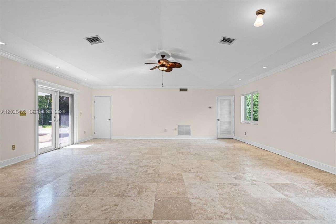 730 NE 116th St , Biscayne Park, FL 33161 Photo