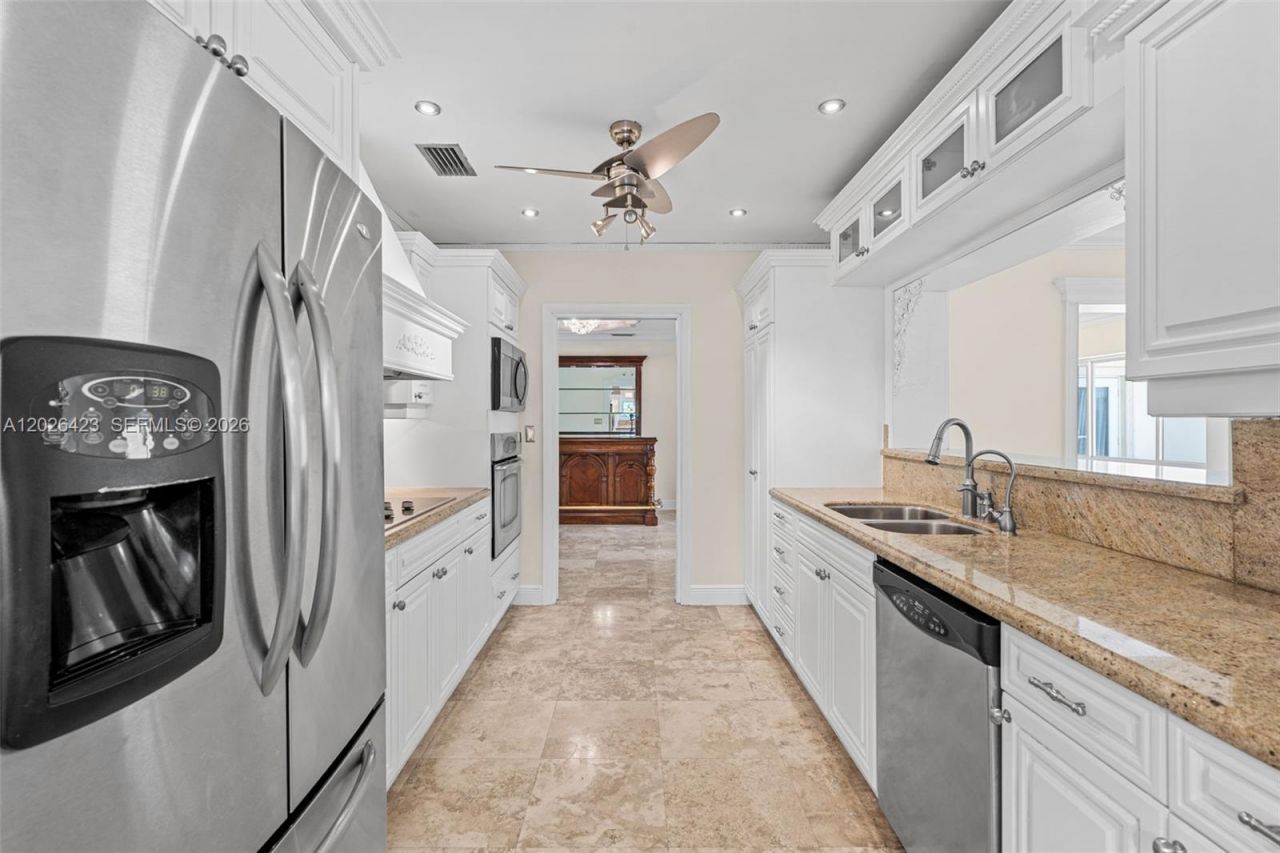 730 NE 116th St , Biscayne Park, FL 33161 Photo