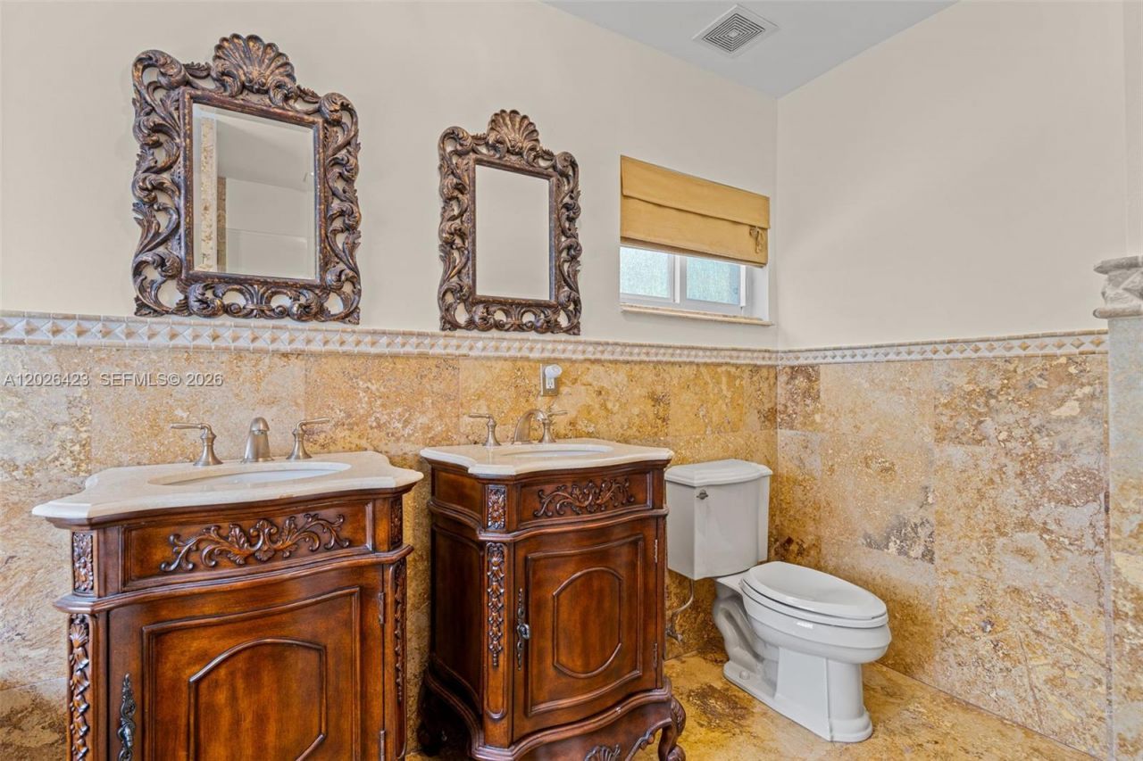 730 NE 116th St , Biscayne Park, FL 33161 Photo