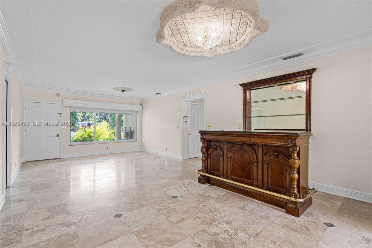 730 NE 116th St , Biscayne Park, FL 33161 Photo