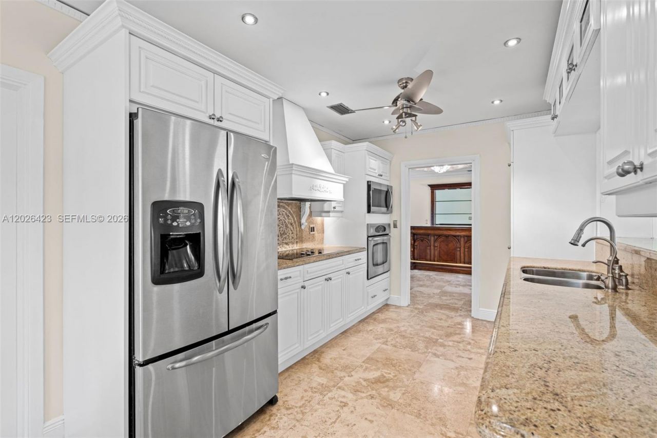730 NE 116th St , Biscayne Park, FL 33161 Photo