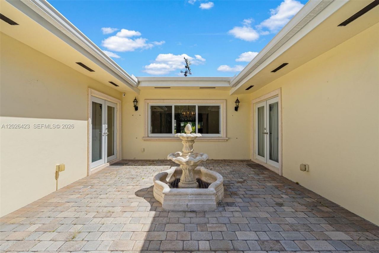 730 NE 116th St , Biscayne Park, FL 33161 Photo
