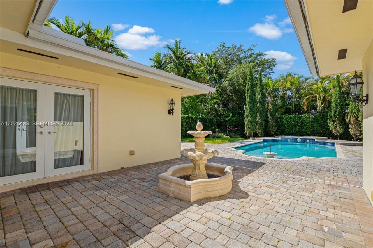 730 NE 116th St , Biscayne Park, FL 33161 Photo