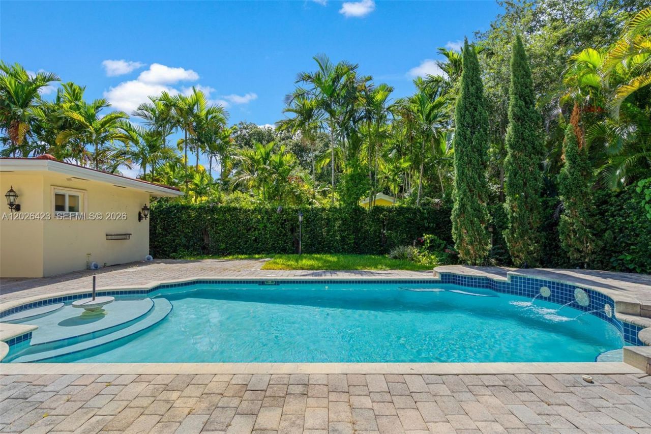 730 NE 116th St , Biscayne Park, FL 33161 Photo