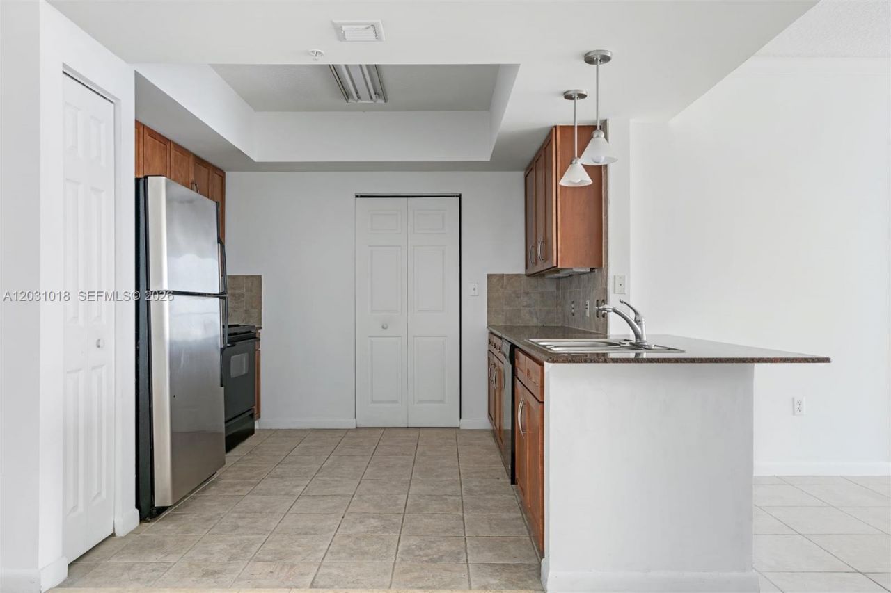 2000 N Bayshore Dr, Unit 420, Miami, FL 33137 Photo