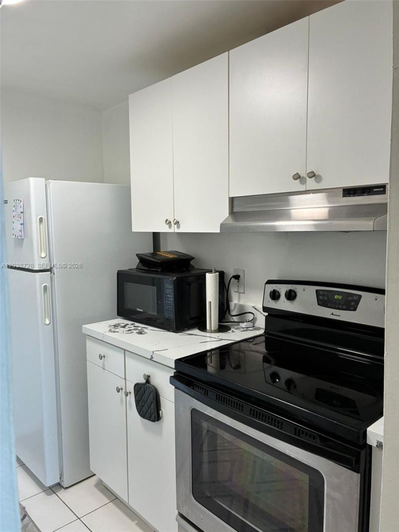 2350 NE 135th St, Unit 802, North Miami, FL 33181 Photo