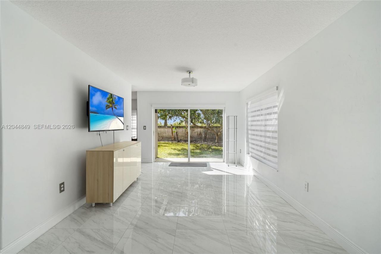 16546 SW 103rd Ln , Miami, FL 33196 Photo