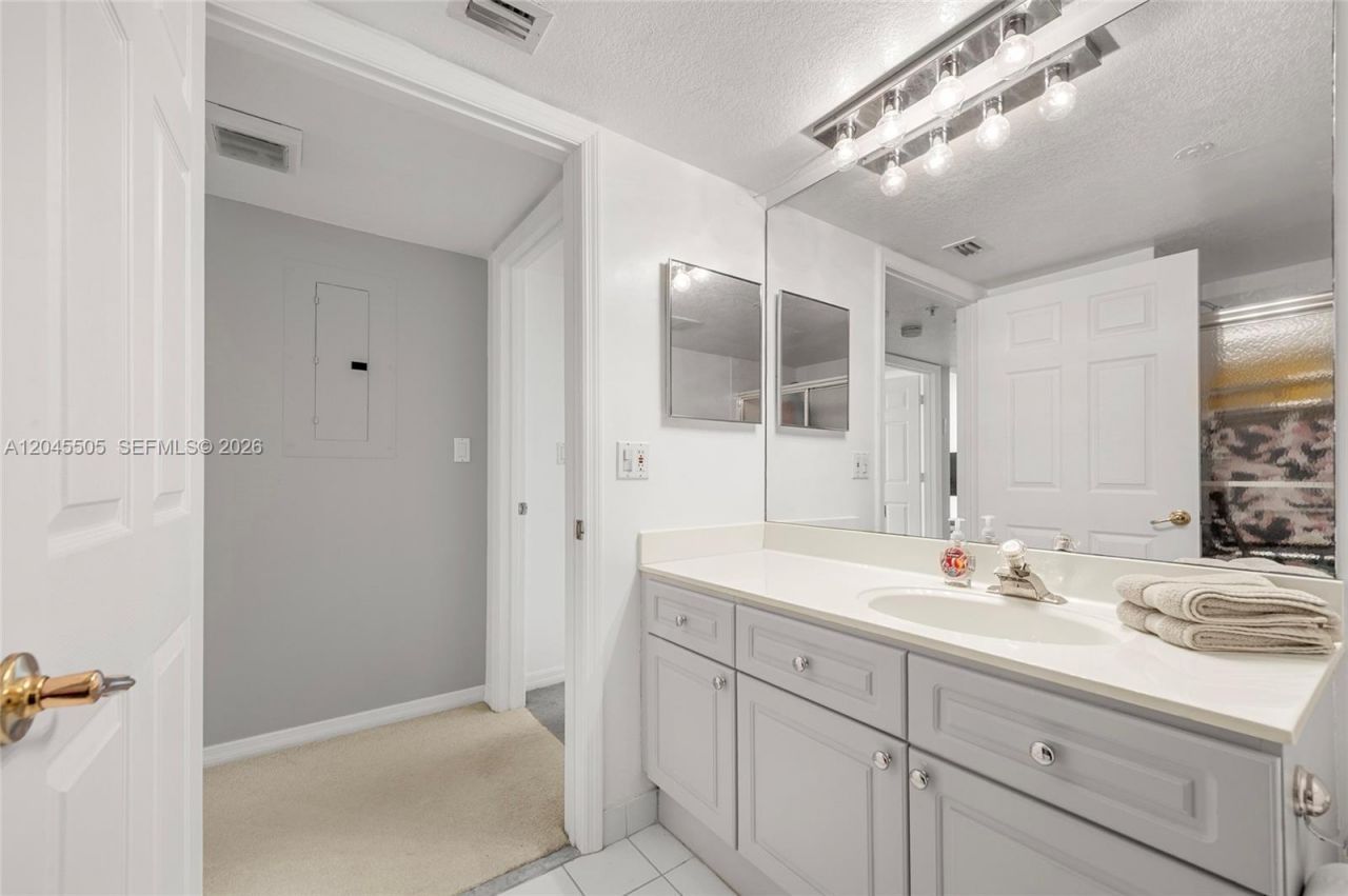 17275 Collins Ave , Unit 804, Sunny Isles Beach, FL 33160 Photo