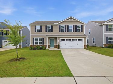 1432 Burgundy Bluff Lane, Zebulon, NC 27597