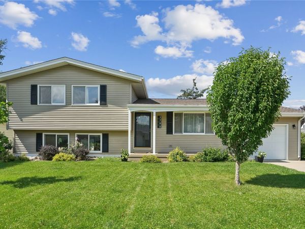 2790 15th Avenue, Marion, IA 52302