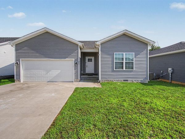 881 McFadin Station Street , Bowling Green, KY 42101
