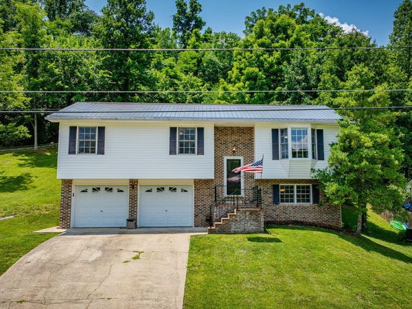 202 Grandview Street, Mount Carmel, TN 37645