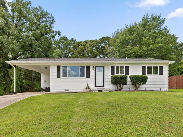 6557 Esquire Lane , Hixson, TN 37343