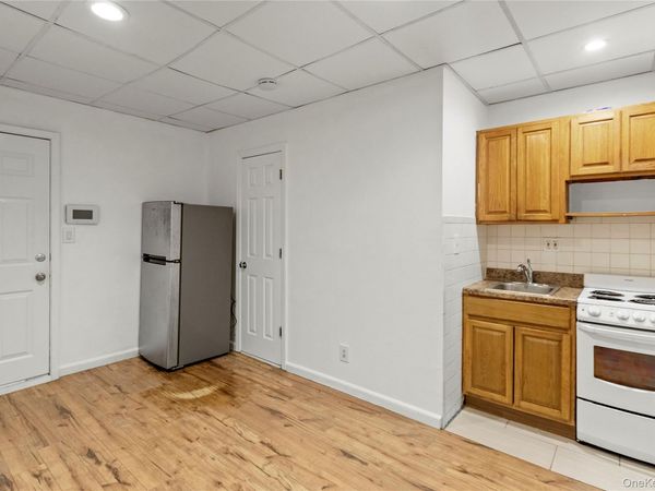 14 Bayville Avenue , Unit 4, Bayville, NY 11709