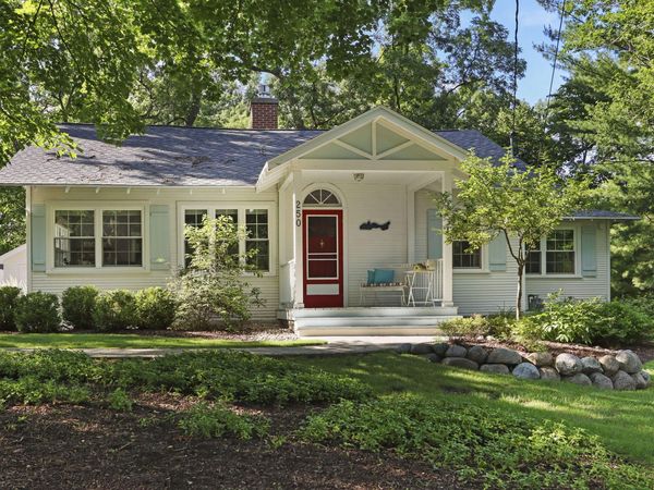 250 Waubun Dr, Fontana, WI 53125